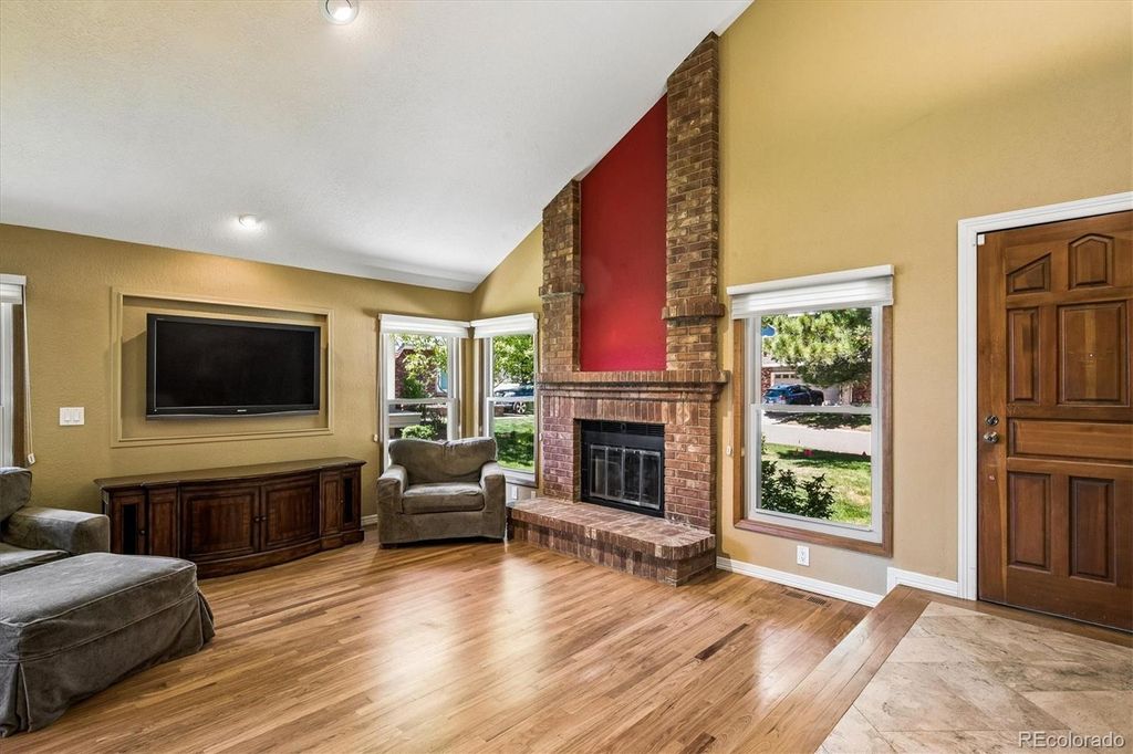 Image 9 of property listing at 22 Pinyon Pine Road, Littleton, CO 80127