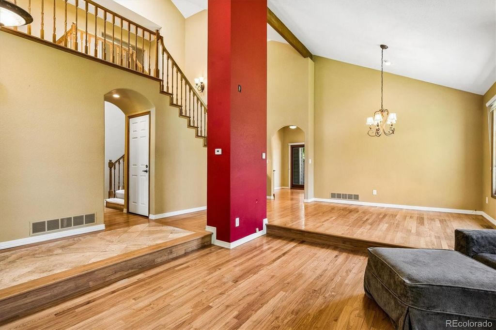 Image 10 of property listing at 22 Pinyon Pine Road, Littleton, CO 80127