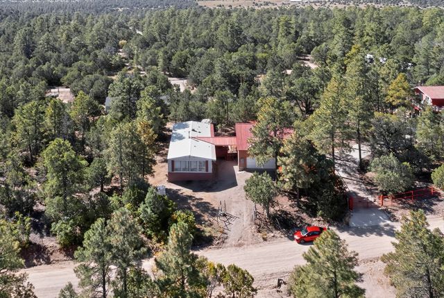 36 Mockingbird Drive, Tijeras, NM 87059