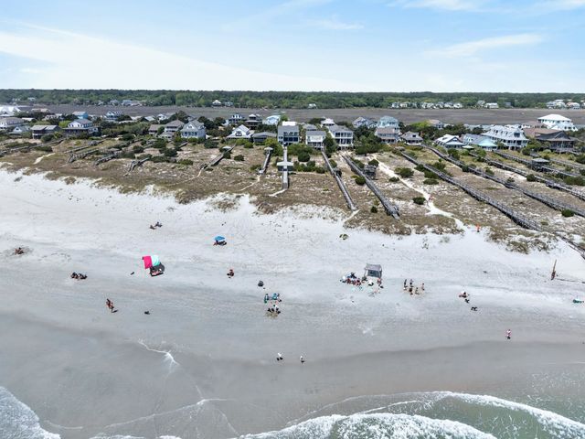 62 Makepeace Pl., Pawleys Island, SC 29585