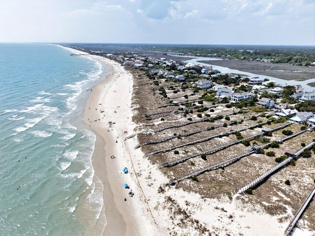 62 Makepeace Pl., Pawleys Island, SC 29585