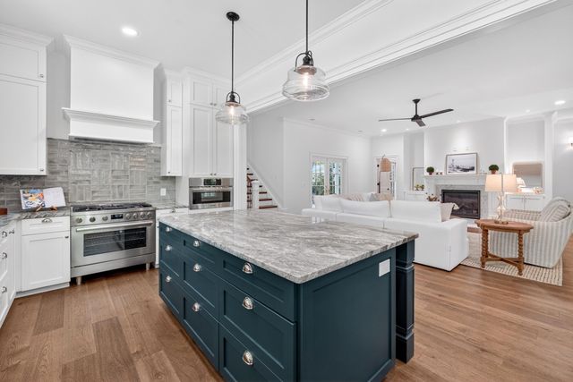 62 Makepeace Pl., Pawleys Island, SC 29585