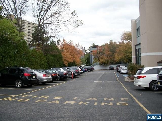 1605 John 121, Fort Lee, NJ 07024