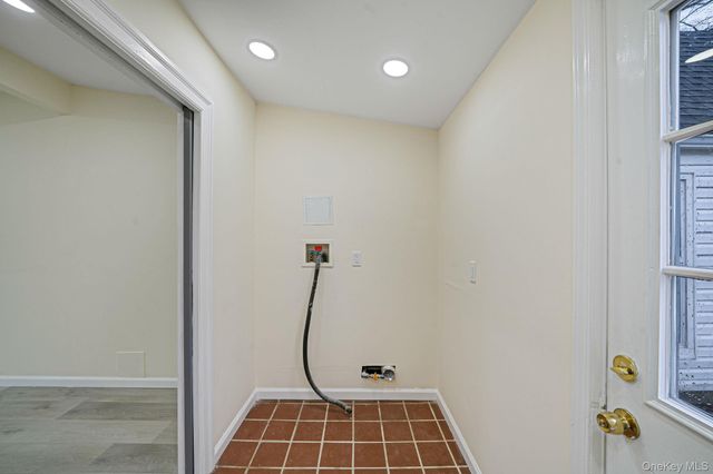 20 Matsunaye Drive, Medford, NY 11763