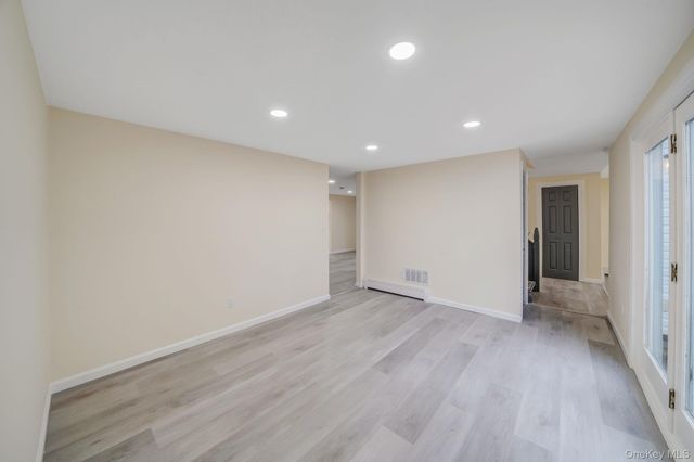 20 Matsunaye Drive, Medford, NY 11763