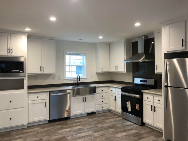 18 Madison Drive, Hampstead, NH 03841