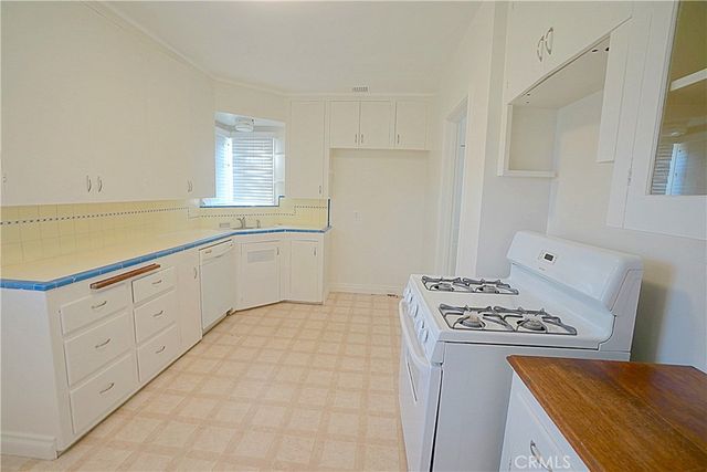 4285 Oakwood Place, Riverside, CA 92506