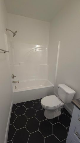 18081806 1804,1802 Arbor Hills Drive, Cleveland, TN 37323