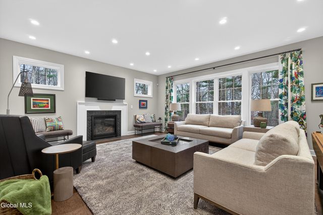 10 Jennifer Lane, Milton, NY 12020