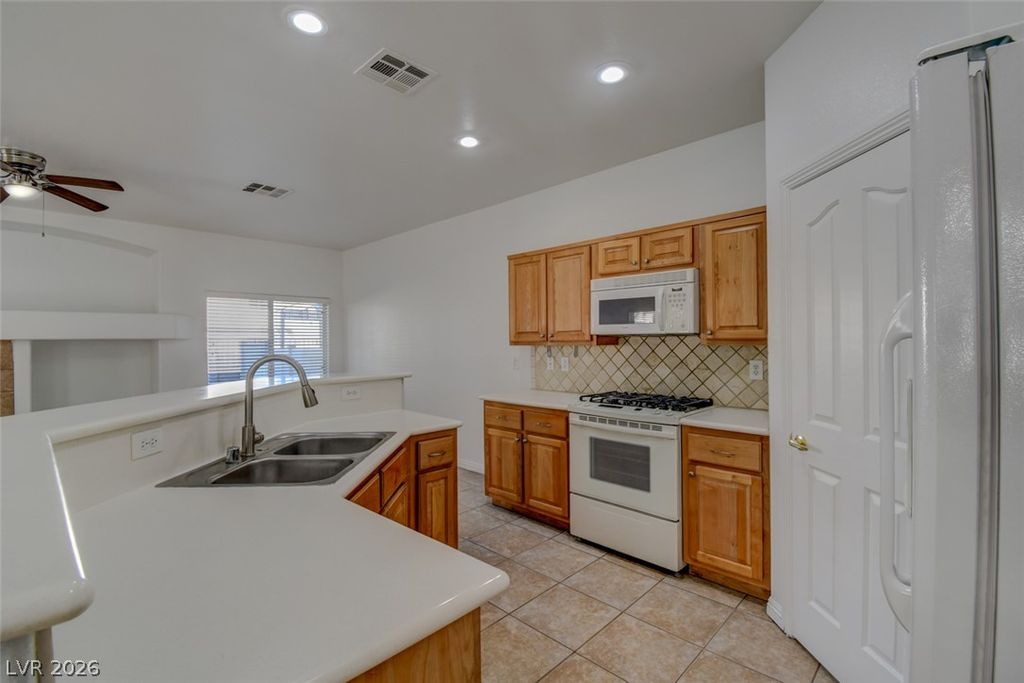 8758 Tom Noon Avenue 103, Las Vegas, NV 89178 — photo 5