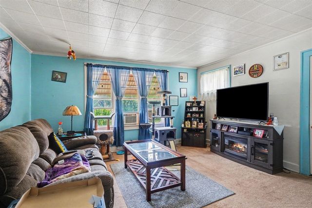 41 E 14th Street, Holland, MI 49423