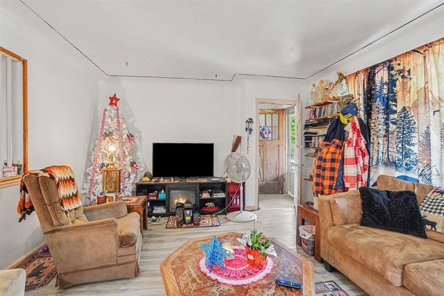 41 E 14th Street, Holland, MI 49423