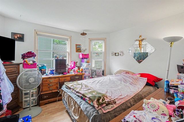 41 E 14th Street, Holland, MI 49423