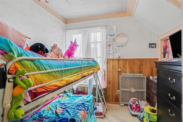 41 E 14th Street, Holland, MI 49423