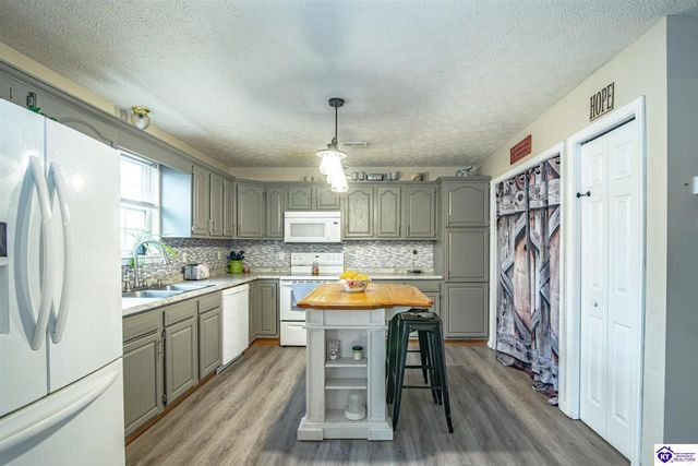 103 Fiddlers Ridge Road, Vine Grove, KY 40175