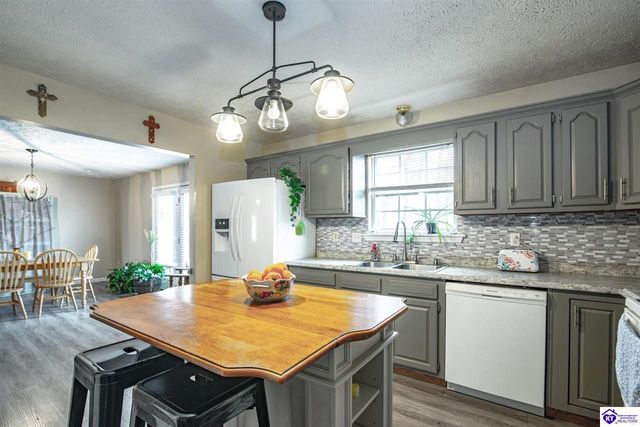 103 Fiddlers Ridge Road, Vine Grove, KY 40175