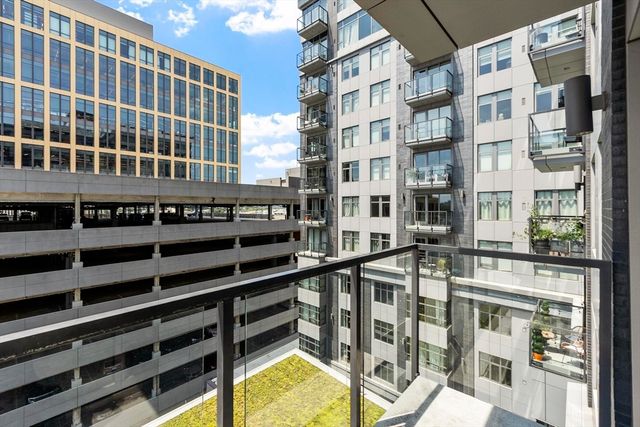 375 Canal St 703R, Somerville, MA 02145