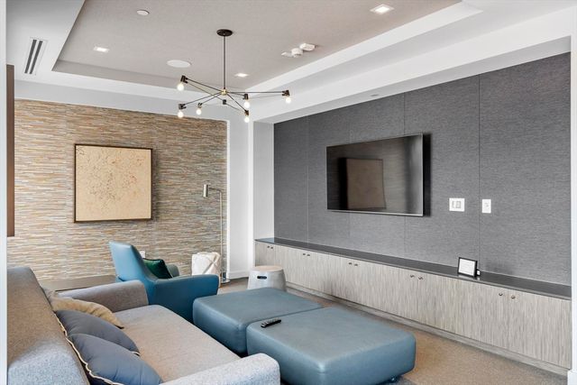 375 Canal St 703R, Somerville, MA 02145