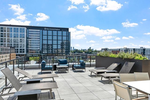 375 Canal St 703R, Somerville, MA 02145