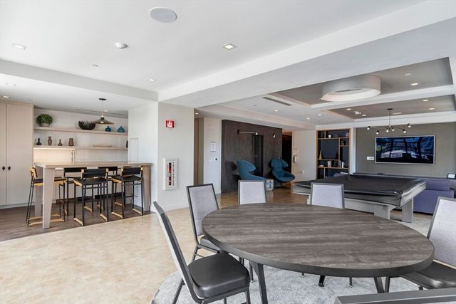 375 Canal St 703R, Somerville, MA 02145