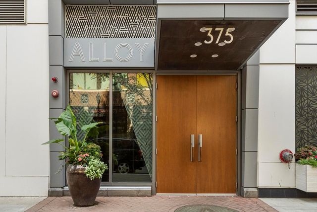 375 Canal St 703R, Somerville, MA 02145