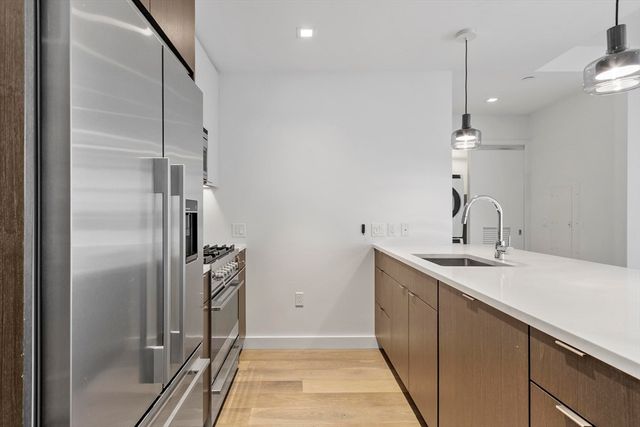 375 Canal St 703R, Somerville, MA 02145