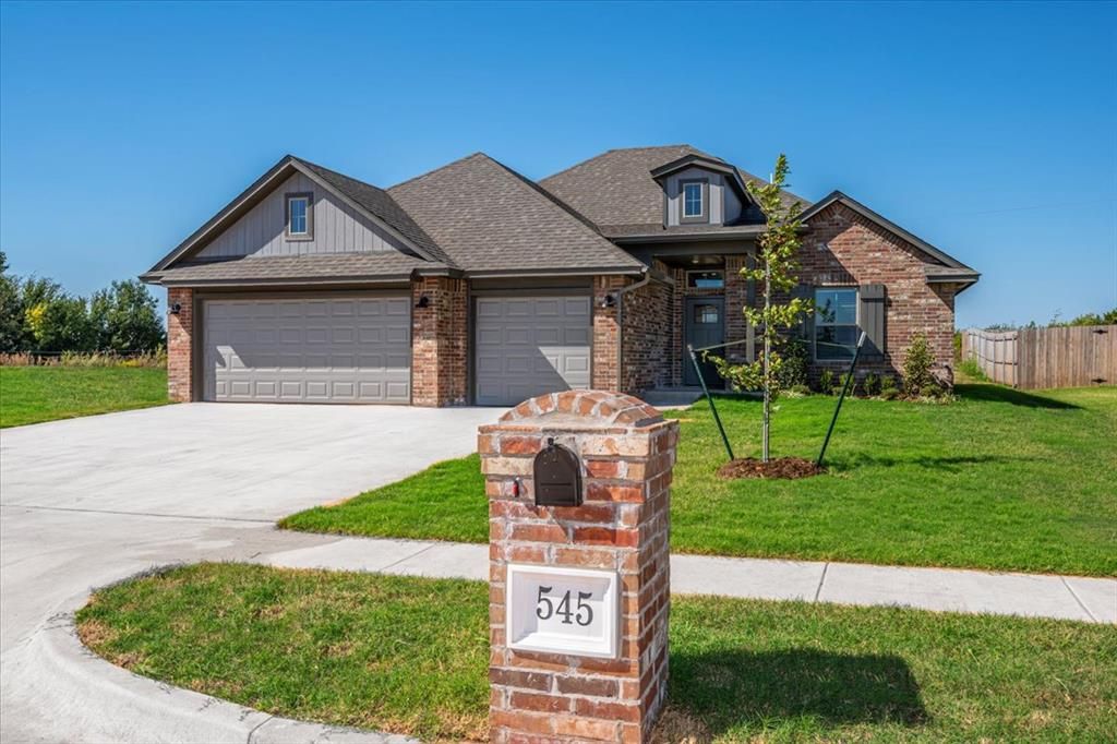 545 N Fox Way Street, Mustang, OK 73064