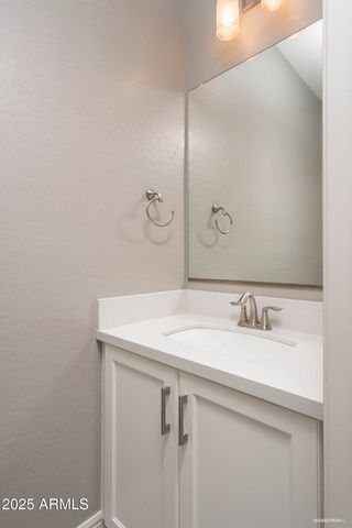 1977 W Kinfield Trail, Phoenix, AZ 85085