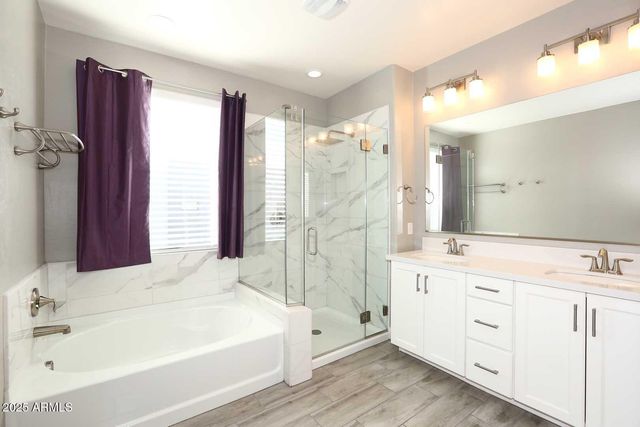 1977 W Kinfield Trail, Phoenix, AZ 85085