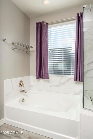 1977 W Kinfield Trail, Phoenix, AZ 85085