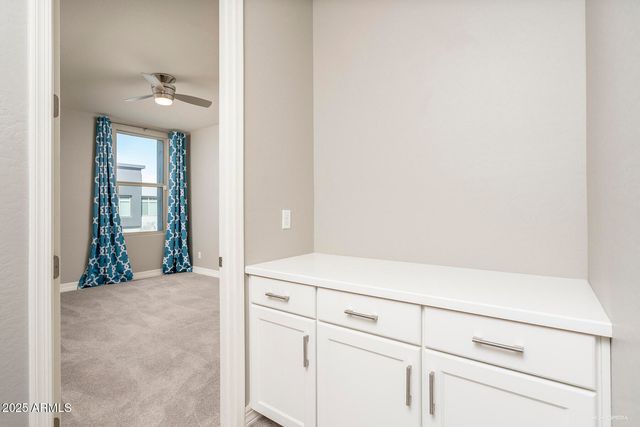 1977 W Kinfield Trail, Phoenix, AZ 85085