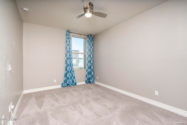 1977 W Kinfield Trail, Phoenix, AZ 85085
