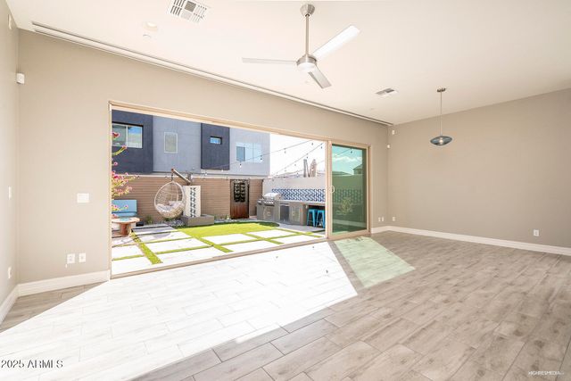 1977 W Kinfield Trail, Phoenix, AZ 85085