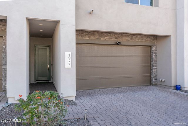 1977 W Kinfield Trail, Phoenix, AZ 85085