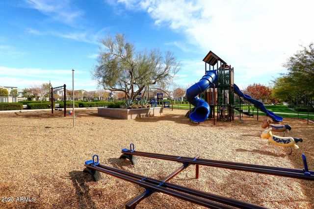 1977 W Kinfield Trail, Phoenix, AZ 85085
