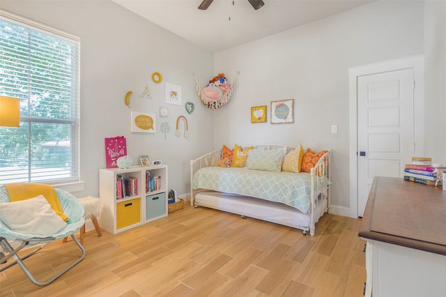 108 Southwood Drive, Burleson, TX 76028