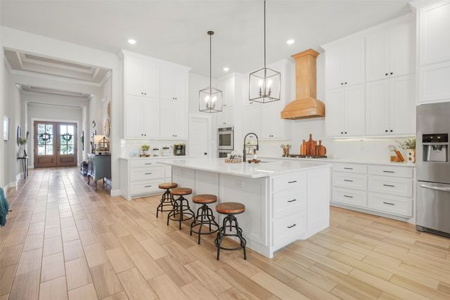 108 Southwood Drive, Burleson, TX 76028