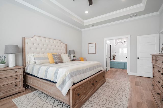 108 Southwood Drive, Burleson, TX 76028