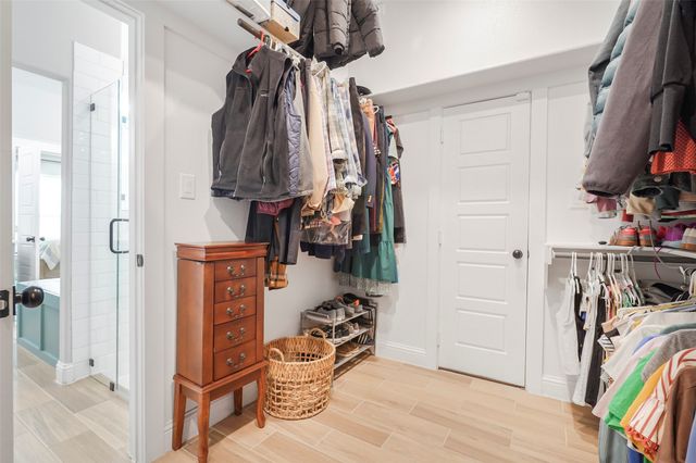 108 Southwood Drive, Burleson, TX 76028