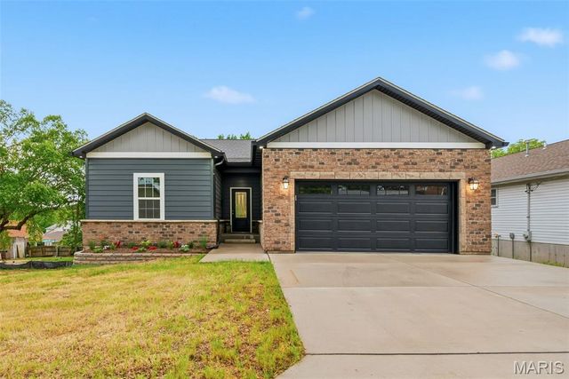 208 E 6th Street, Washington, MO 63090