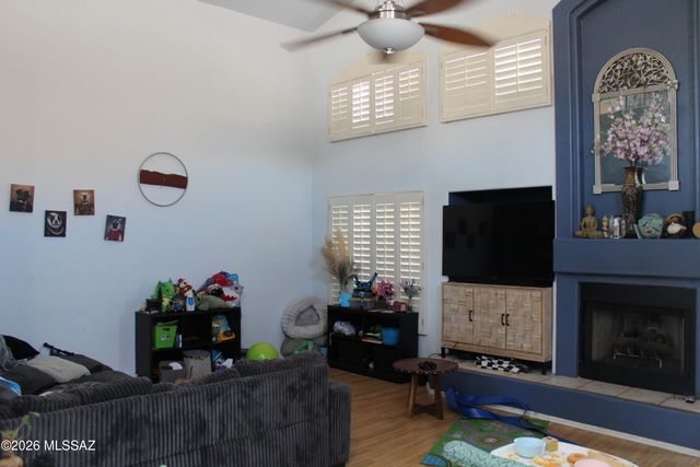 750 S Sierra Nevada Drive, Tucson, AZ 85748