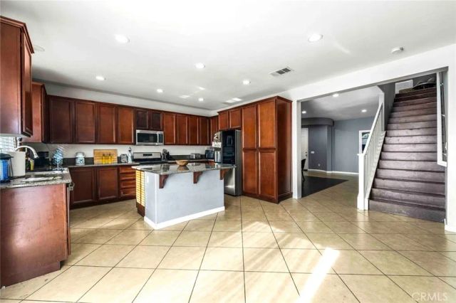 1109 N Yucca Ave, Rialto, CA 92376