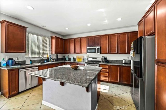 1109 N Yucca Ave, Rialto, CA 92376