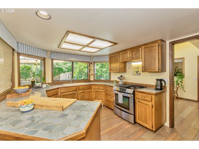 10151 Sw WASHINGTON St, Portland, OR 97225