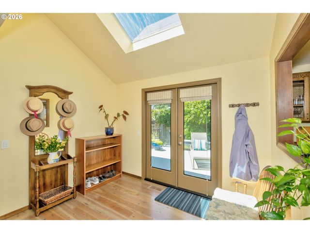 10151 Sw WASHINGTON St, Portland, OR 97225