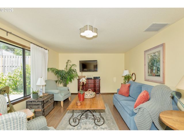 10151 Sw WASHINGTON St, Portland, OR 97225