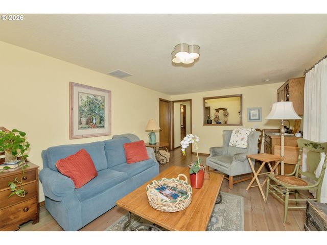 10151 Sw WASHINGTON St, Portland, OR 97225