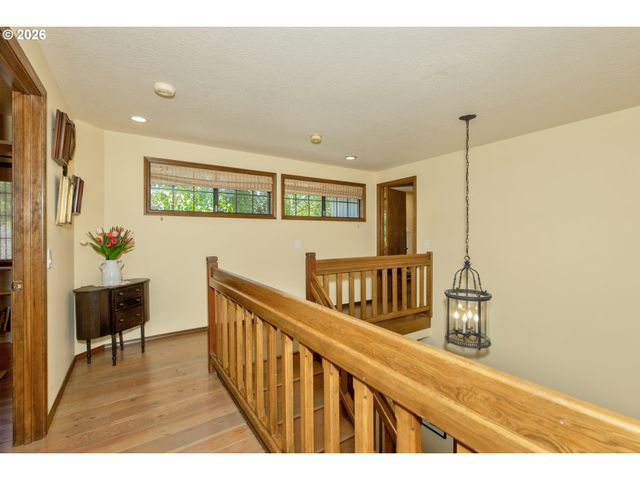 10151 Sw WASHINGTON St, Portland, OR 97225