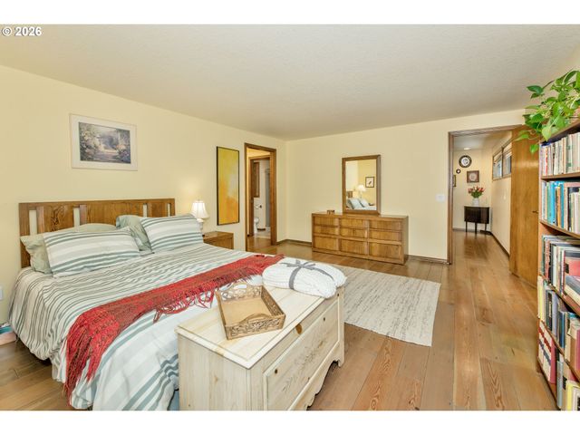 10151 Sw WASHINGTON St, Portland, OR 97225
