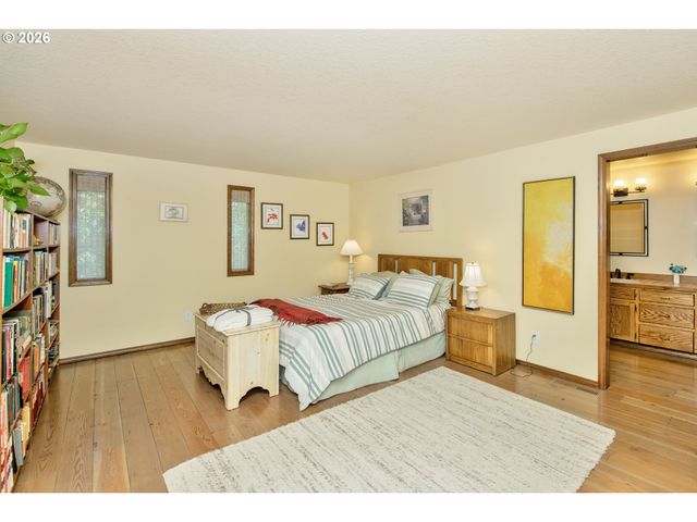 10151 Sw WASHINGTON St, Portland, OR 97225
